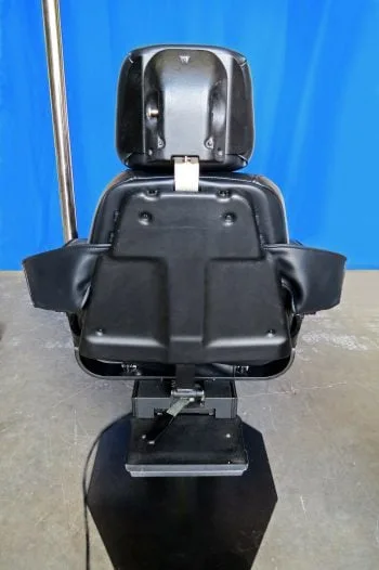 Lot of Adec Priority 1005 Dental Chair with 6300 Post Mounted Light - Image 7