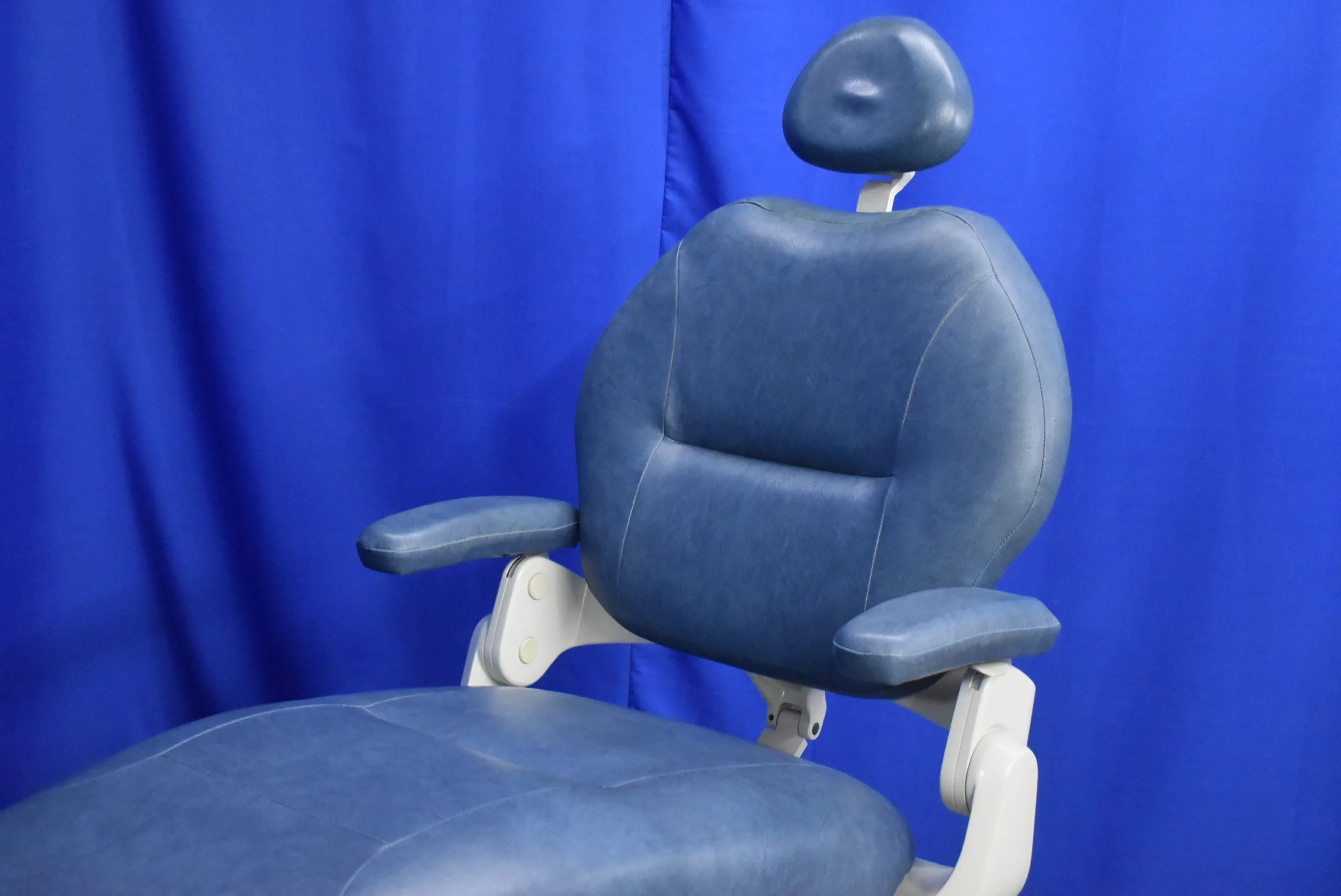 Pelton and Crane Stand Alone Dental Chair - Image 3