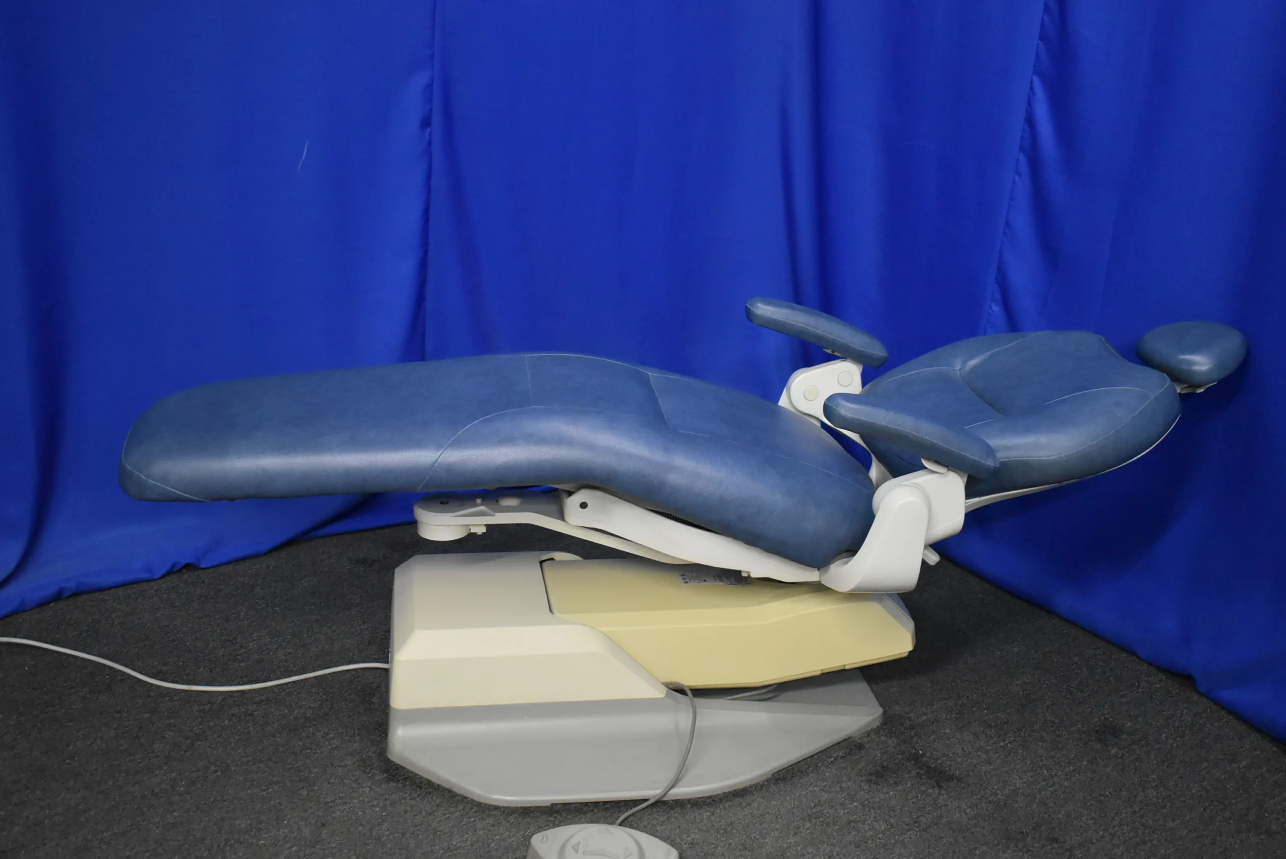 Pelton and Crane Stand Alone Dental Chair - Image 11