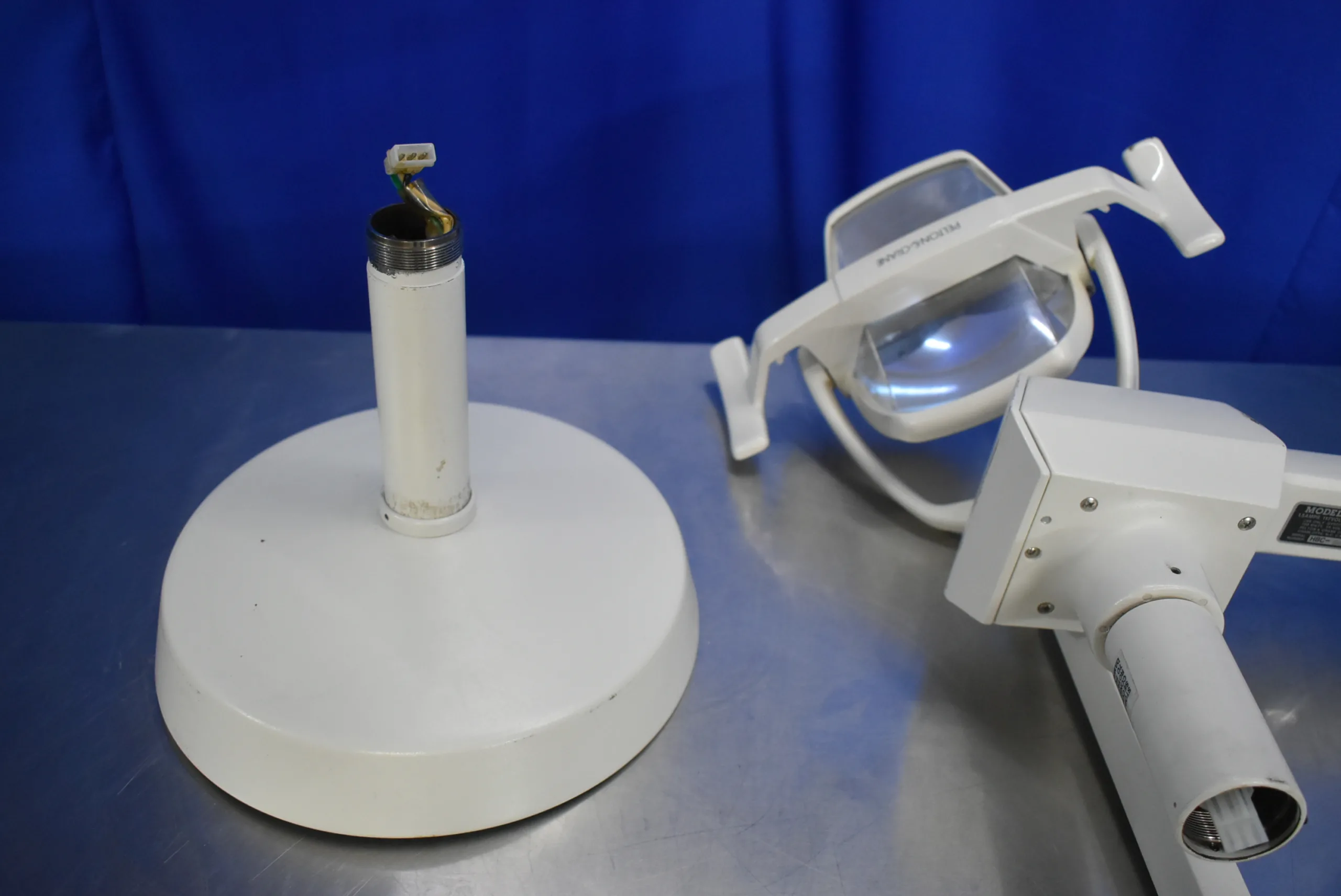Pelton and Crane LFC II Overhead Examination Light - Image 3