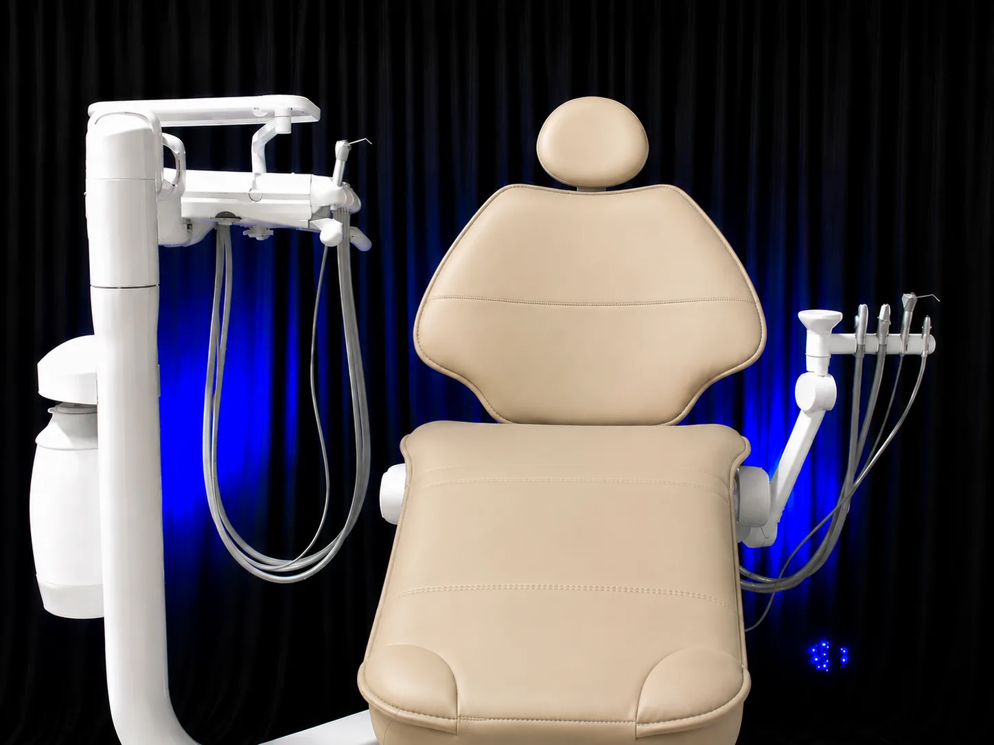 Adec 511 Dental Chair with Adec 532 Radius Delivery System & Adec HVE Assistant’s Package