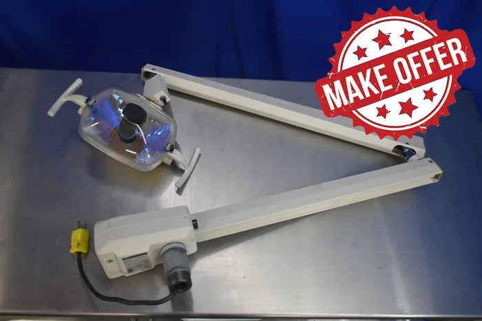 A-dec 6300 Dental Examination Light